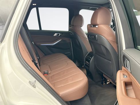 Used 2022 BMW X5 xDrive45e w/ Climate Comfort Package image 18