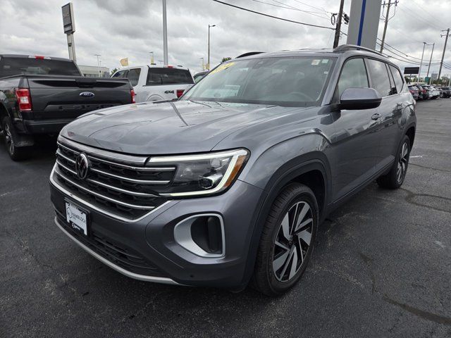 Used 2024 Volkswagen Atlas SE AWD/4WD image 4