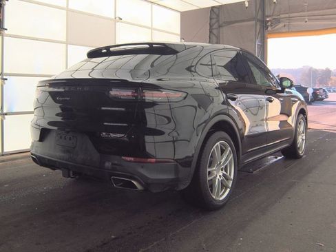 Used 2021 Porsche Cayenne Coupe image 4