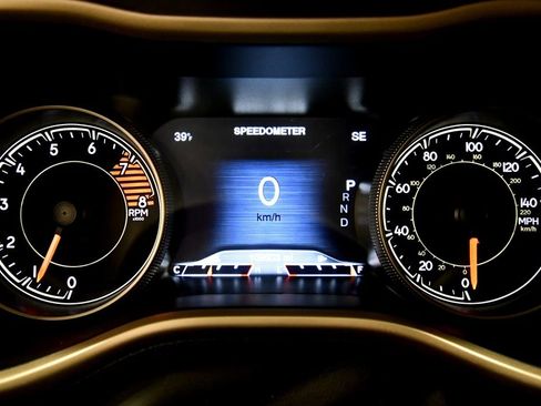 Used 2017 Jeep Cherokee Limited image 22