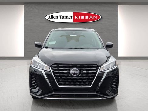 New 2025 Nissan Kicks Play S image 4