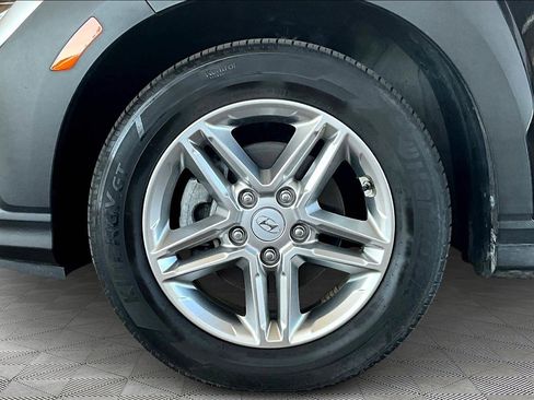 Used 2023 Hyundai Kona SE image 32
