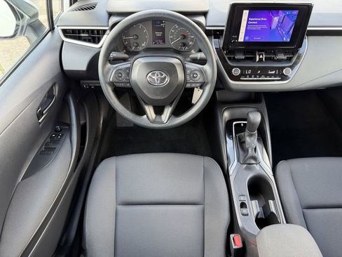 Used 2025 Toyota Corolla LE FWD image 14
