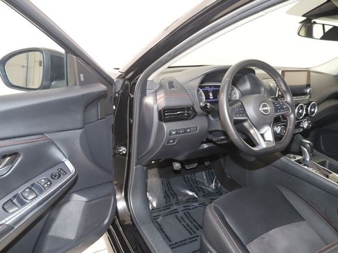 Used 2025 Nissan Sentra SR FWD image 44