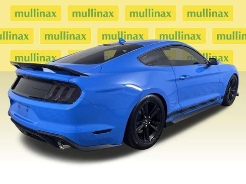 Used 2022 Ford Mustang Premium image 3