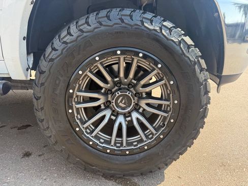 Used 2016 RAM 3500 Laramie w/ Convenience Group AWD/4WD image 5