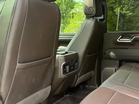 Used 2025 GMC Sierra 3500 Denali w/ Denali Reserve Package image 20