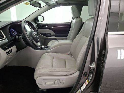 Used 2015 Toyota Highlander Limited AWD/4WD image 3