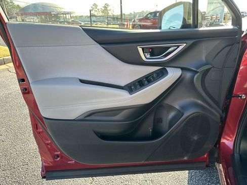 Used 2023 Subaru Forester Premium image 4