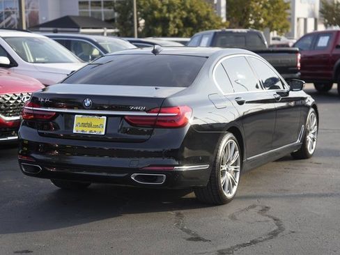 Used 2016 BMW 740i image 6