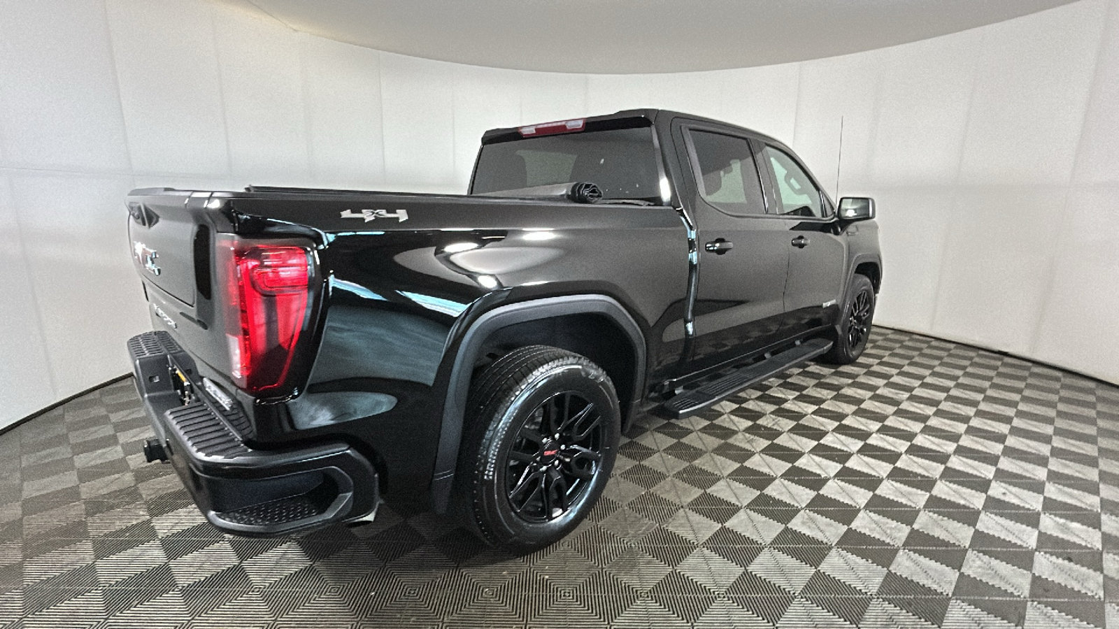 Used 2024 GMC Sierra 1500 Elevation w/ LPO, GMC Protection Package AWD/4WD image 3