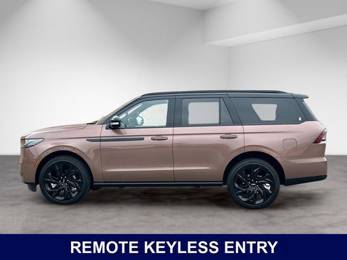 Used 2025 Lincoln Navigator Black Label AWD/4WD image 3