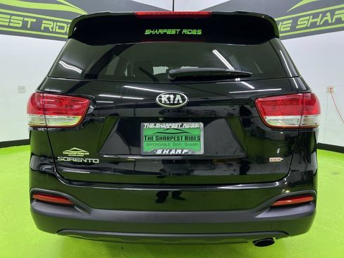Used 2016 Kia Sorento FWD image 8