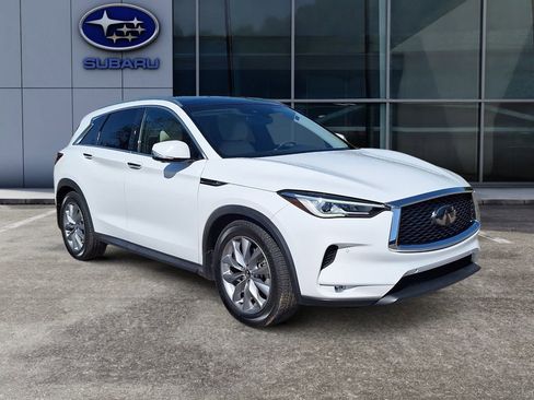 Used 2019 INFINITI QX50 Essential w/ Premium Heat Package AWD/4WD image 2