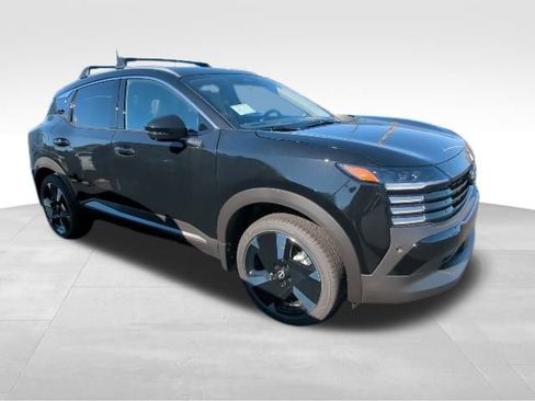 New 2026 Nissan Kicks SR w/ SR Premium Package image 9