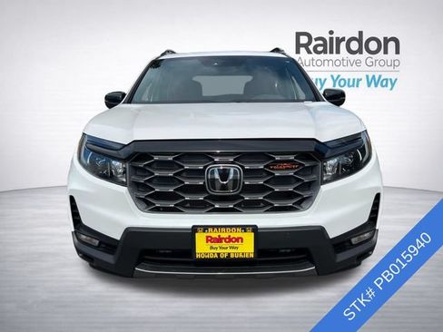Used 2023 Honda Passport TrailSport image 2