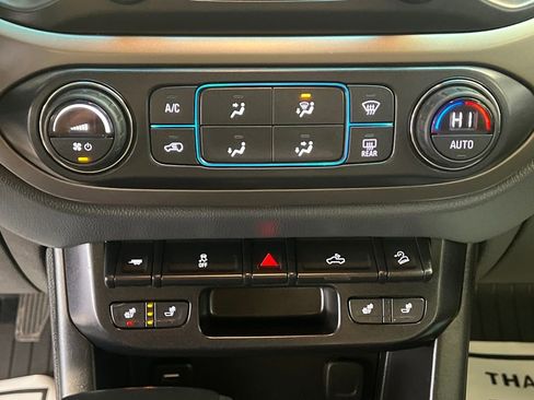 Used 2018 Chevrolet Colorado Z71 AWD/4WD image 34