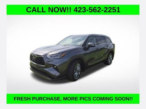 Used 2022 Toyota Highlander Platinum AWD/4WD image 1
