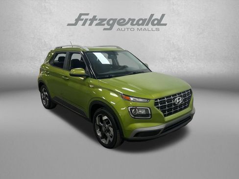Used 2024 Hyundai Venue SEL FWD image 9
