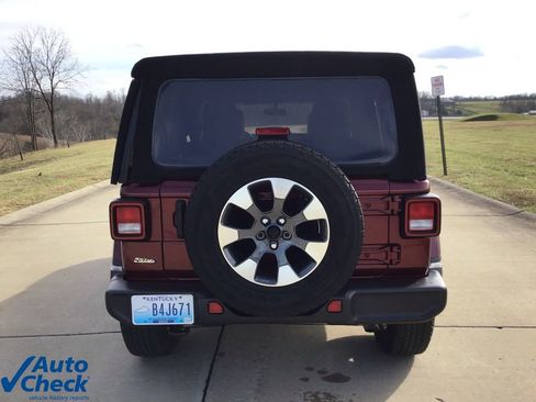 Used 2022 Jeep Wrangler Unlimited Sahara image 4