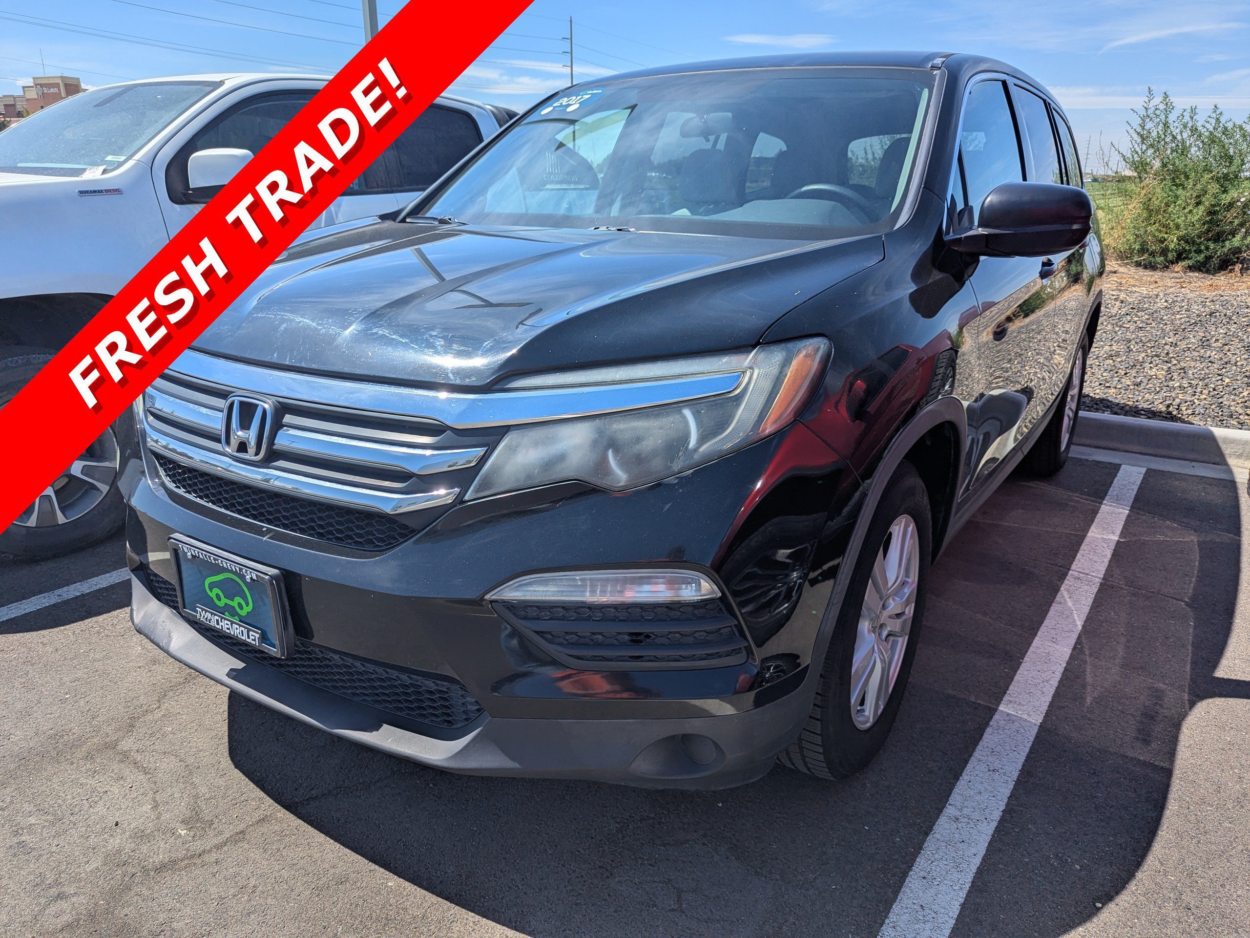 Used 2017 Honda Pilot LX image 1