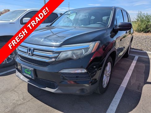 Used 2017 Honda Pilot LX image 1
