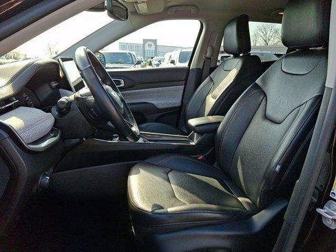 Certified 2022 Jeep Compass Latitude AWD/4WD image 17