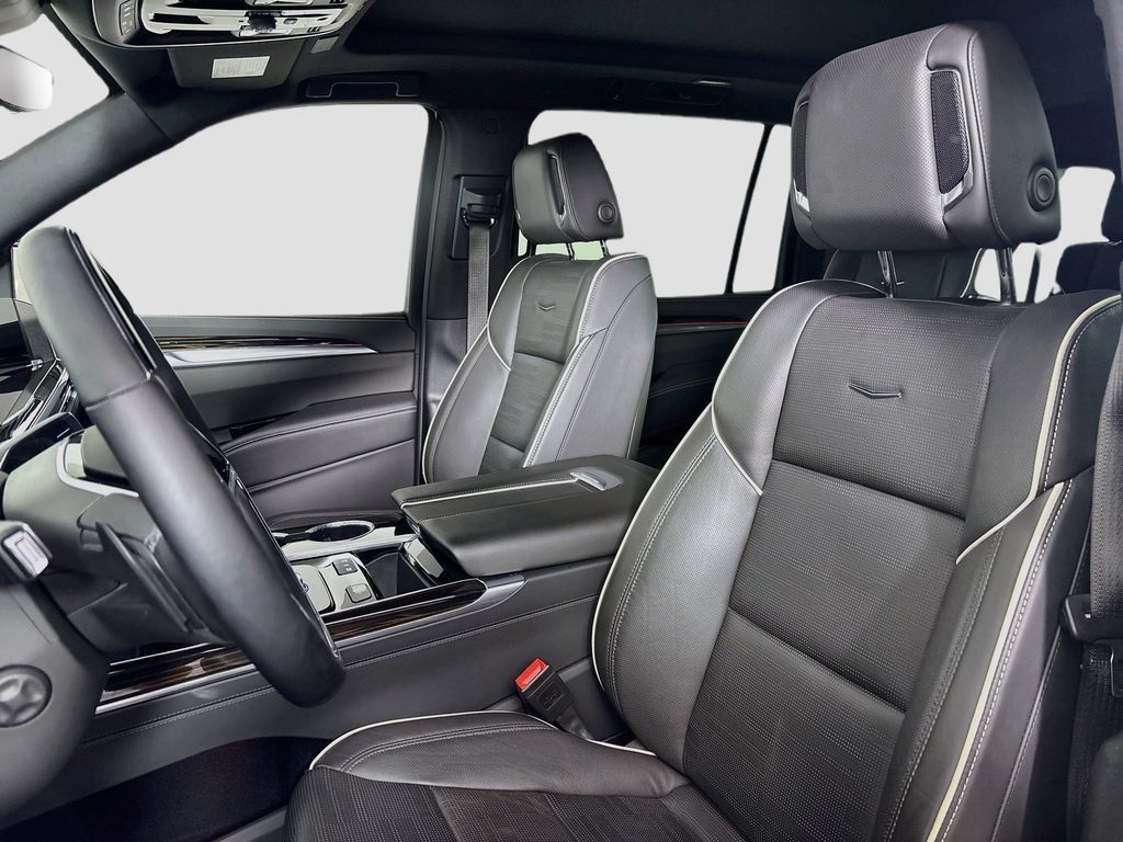 Used 2025 Cadillac Escalade ESV Premium Luxury w/ Touring Package AWD/4WD image 23