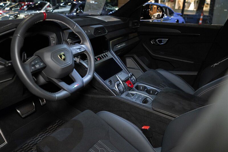 Used 2023 Lamborghini Urus Performante AWD/4WD image 10