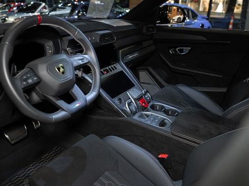Used 2023 Lamborghini Urus Performante AWD/4WD image 10