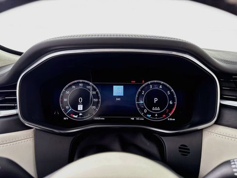 Used 2023 Jaguar F-PACE S AWD/4WD image 11