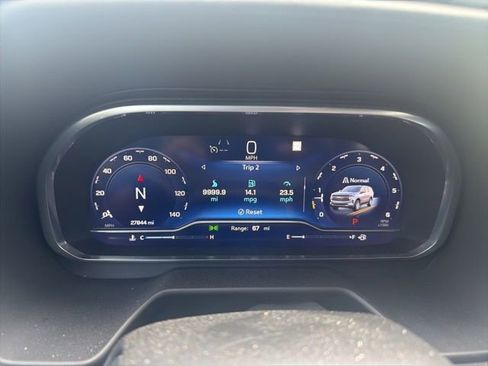 Used 2022 Chevrolet Tahoe LT w/ Luxury Package image 4