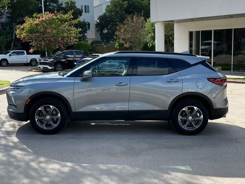 Used 2024 Chevrolet Blazer LT w/ Convenience Package FWD image 3