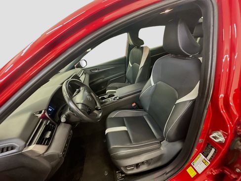 Used 2025 Toyota Camry SE FWD image 13