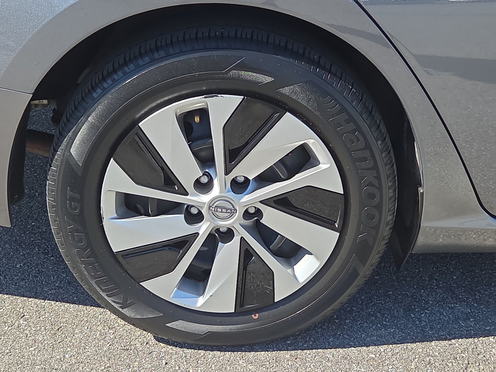 Used 2024 Nissan Altima 2.5 S FWD image 7