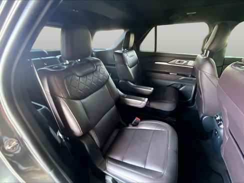 Used 2025 Ford Explorer Platinum w/ Ultimate Package RWD image 20