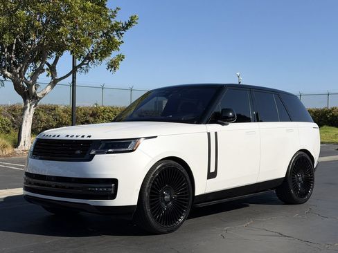 Used 2023 Land Rover Range Rover Autobiography AWD/4WD image 2