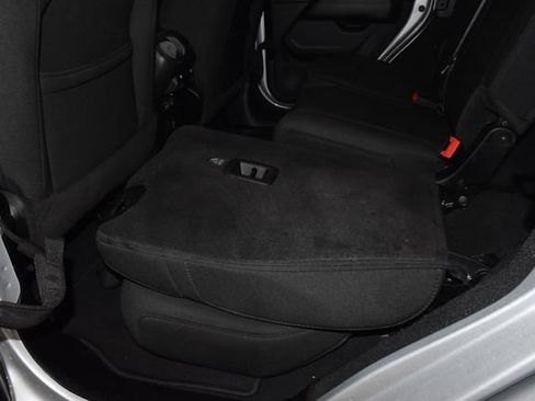 Used 2023 Jeep Wrangler Sahara image 29