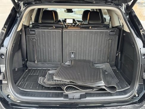 Certified 2023 Toyota Highlander XLE image 42