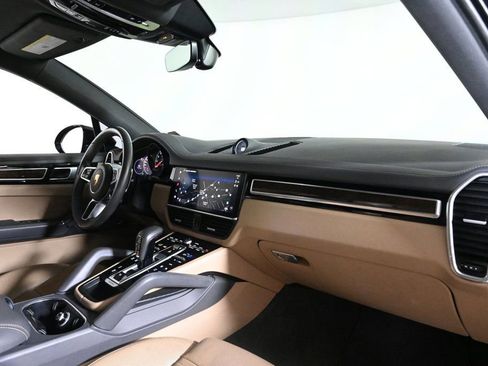 Certified 2023 Porsche Cayenne S image 17