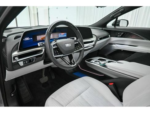 Used 2023 Cadillac Lyriq 2WD image 11