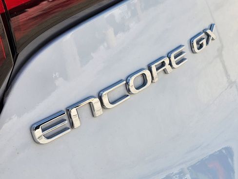 Certified 2025 Buick Encore GX Preferred FWD image 12