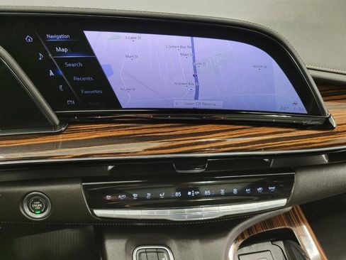 Used 2021 Cadillac Escalade Premium Luxury AWD/4WD image 39