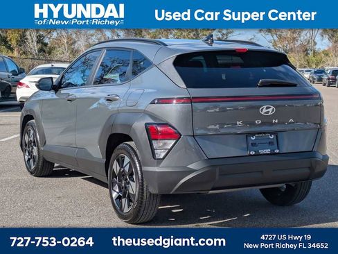 Used 2025 Hyundai Kona SEL image 3
