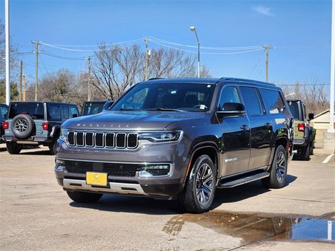 Used 2024 Jeep Wagoneer L Series II w/ Flexible Seating Group image 3