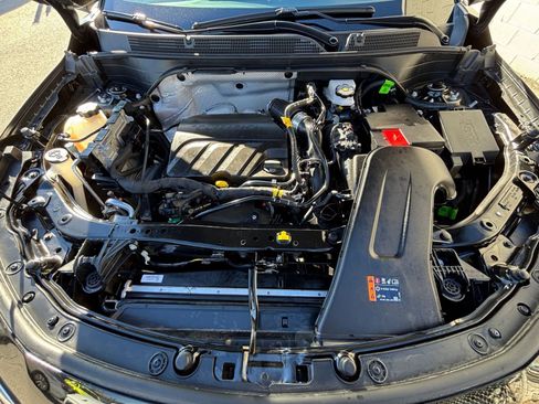 Used 2025 Buick Envista Sport Touring image 32
