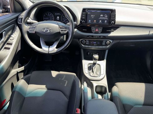 Used 2018 Hyundai Elantra GT w/ Style Package 02 FWD image 11