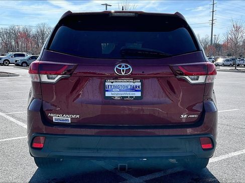Used 2019 Toyota Highlander SE image 5