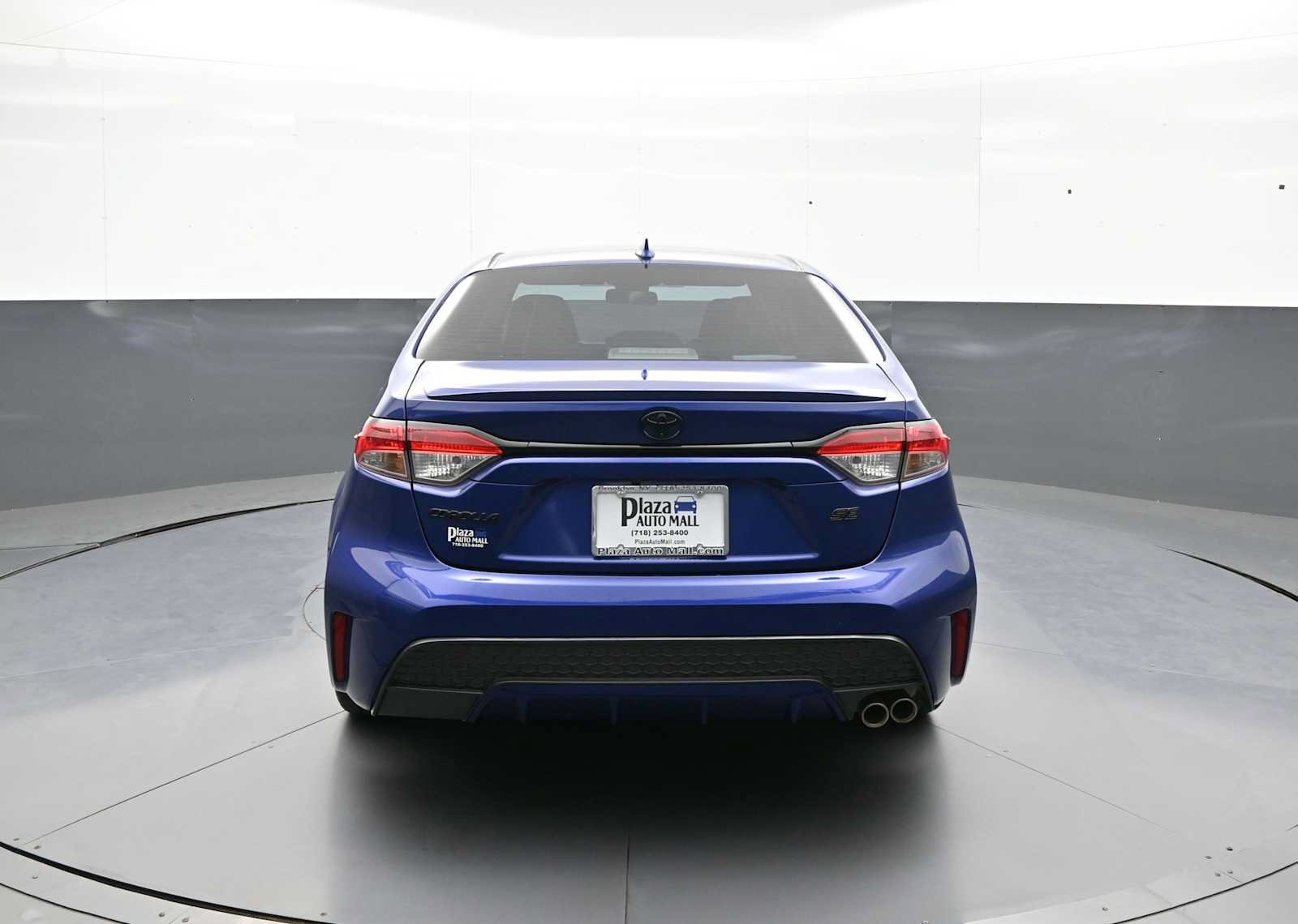 Used 2022 Toyota Corolla SE w/ SE Premium Package FWD image 7