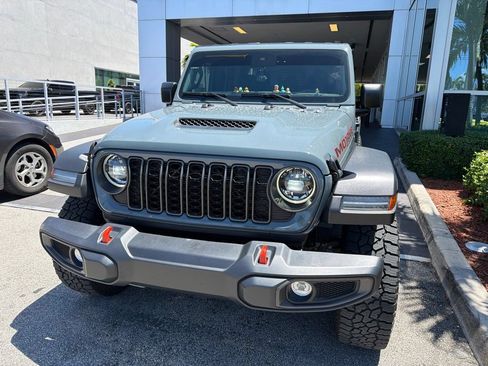 Used 2024 Jeep Gladiator Mojave AWD/4WD image 2